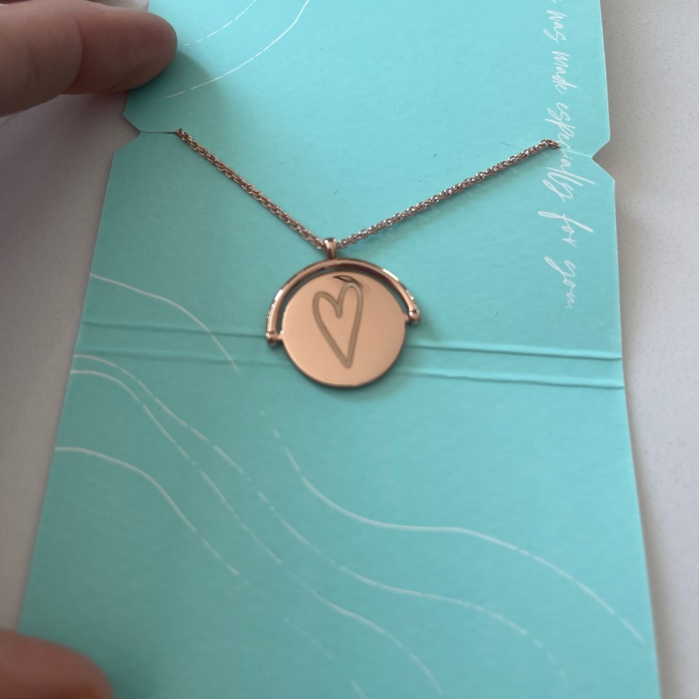 New Pura Vida rose gold engraved S necklace